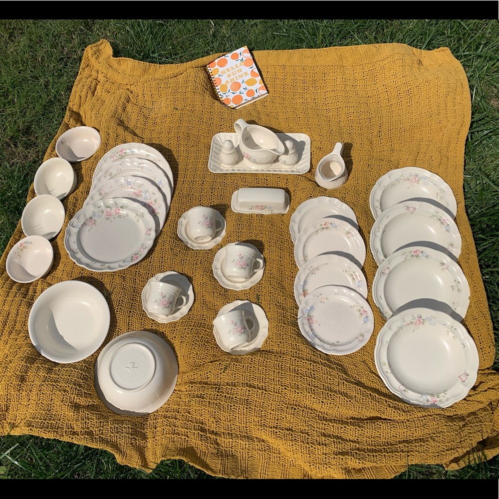 Vintage PFALTZGTAFF Tea Rose Set 32 Pieces